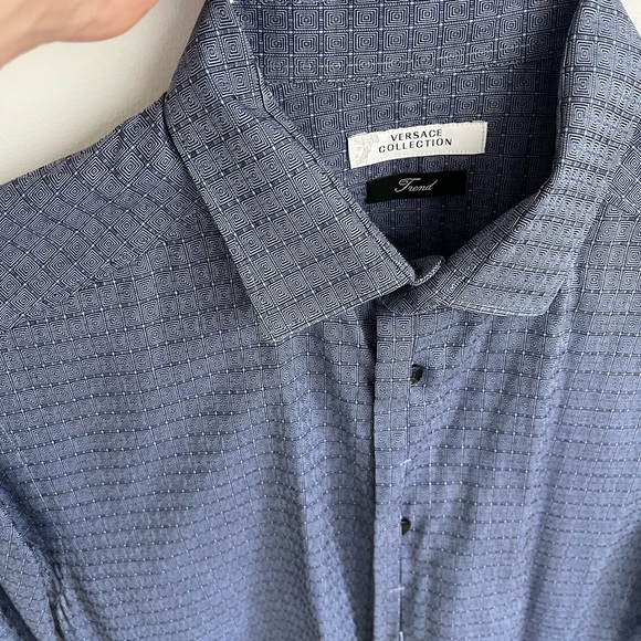 Versace logo pattern dress shirt with Medusa on arm - Picture 6 of 6